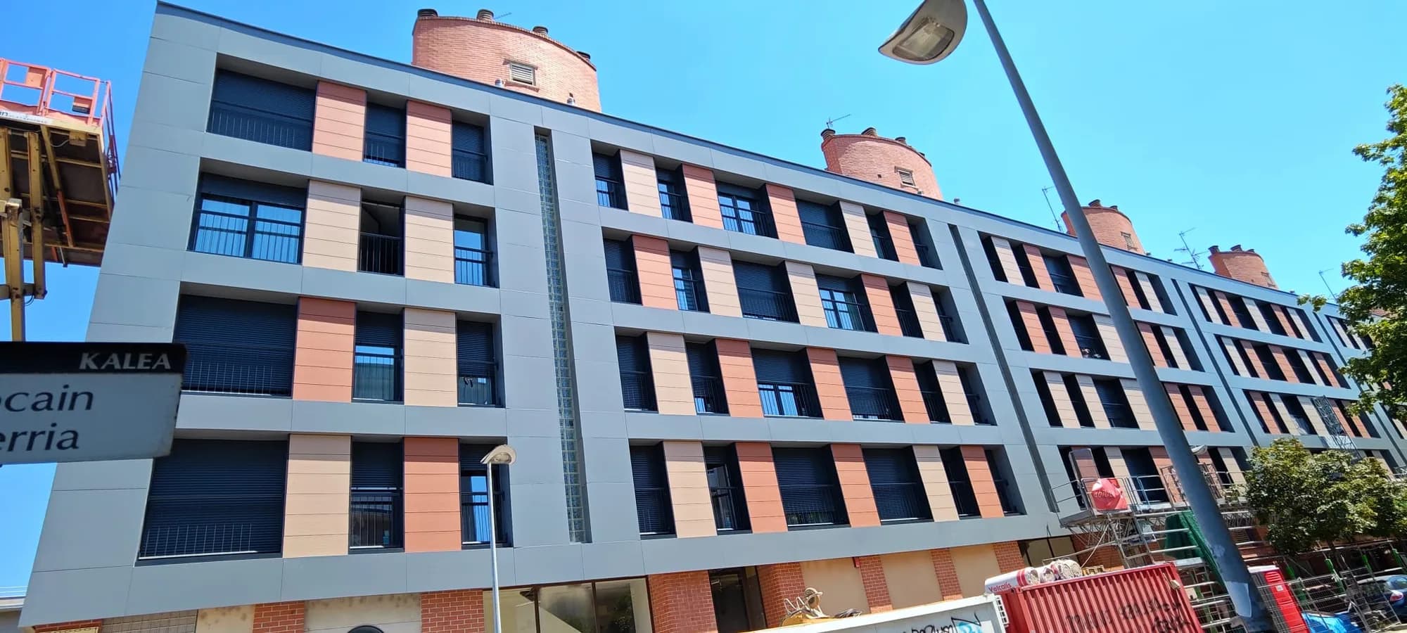 Proyecto de fachada ventilada en Navarra 14