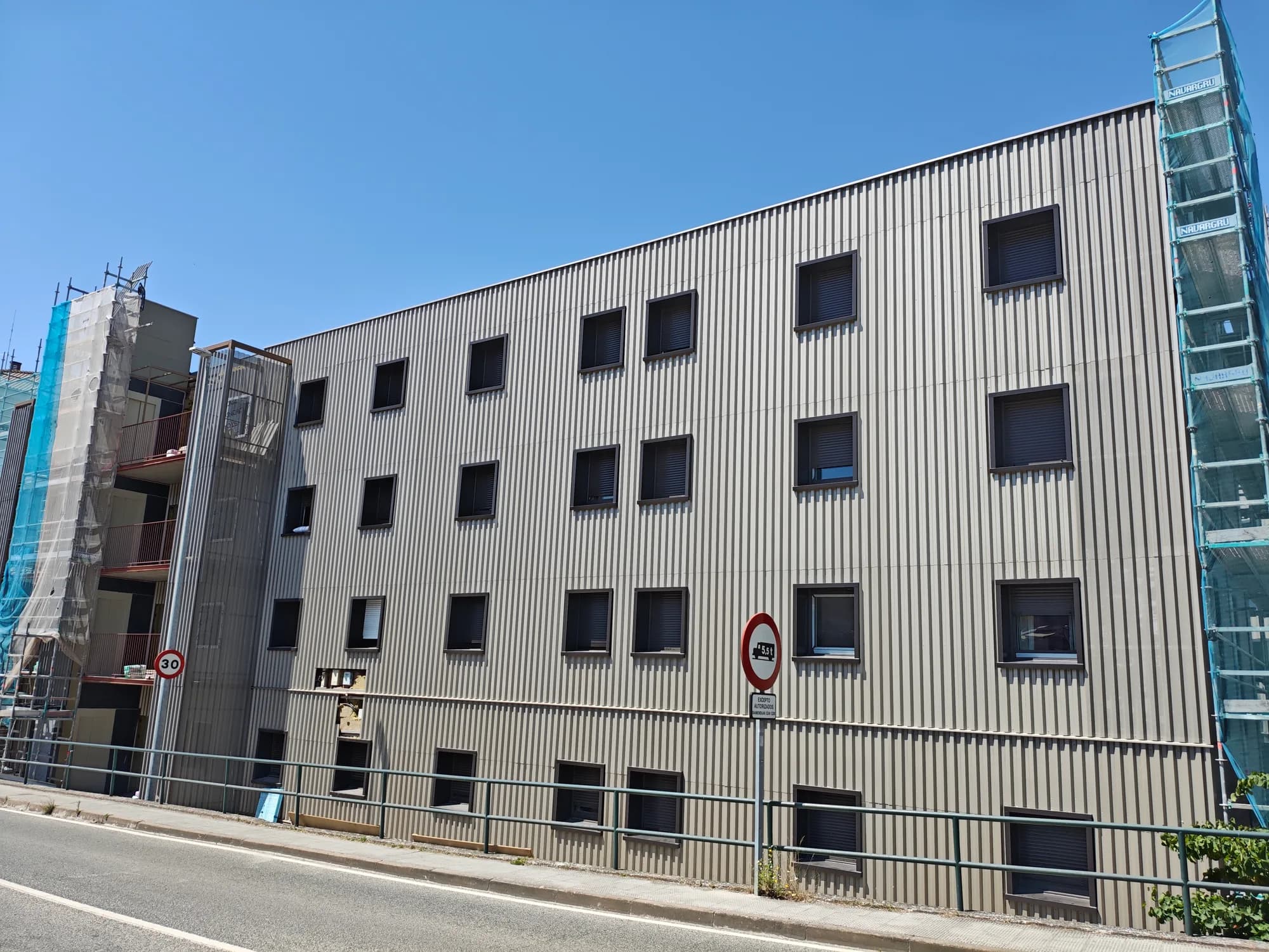 Proyecto de fachada ventilada en Navarra 30