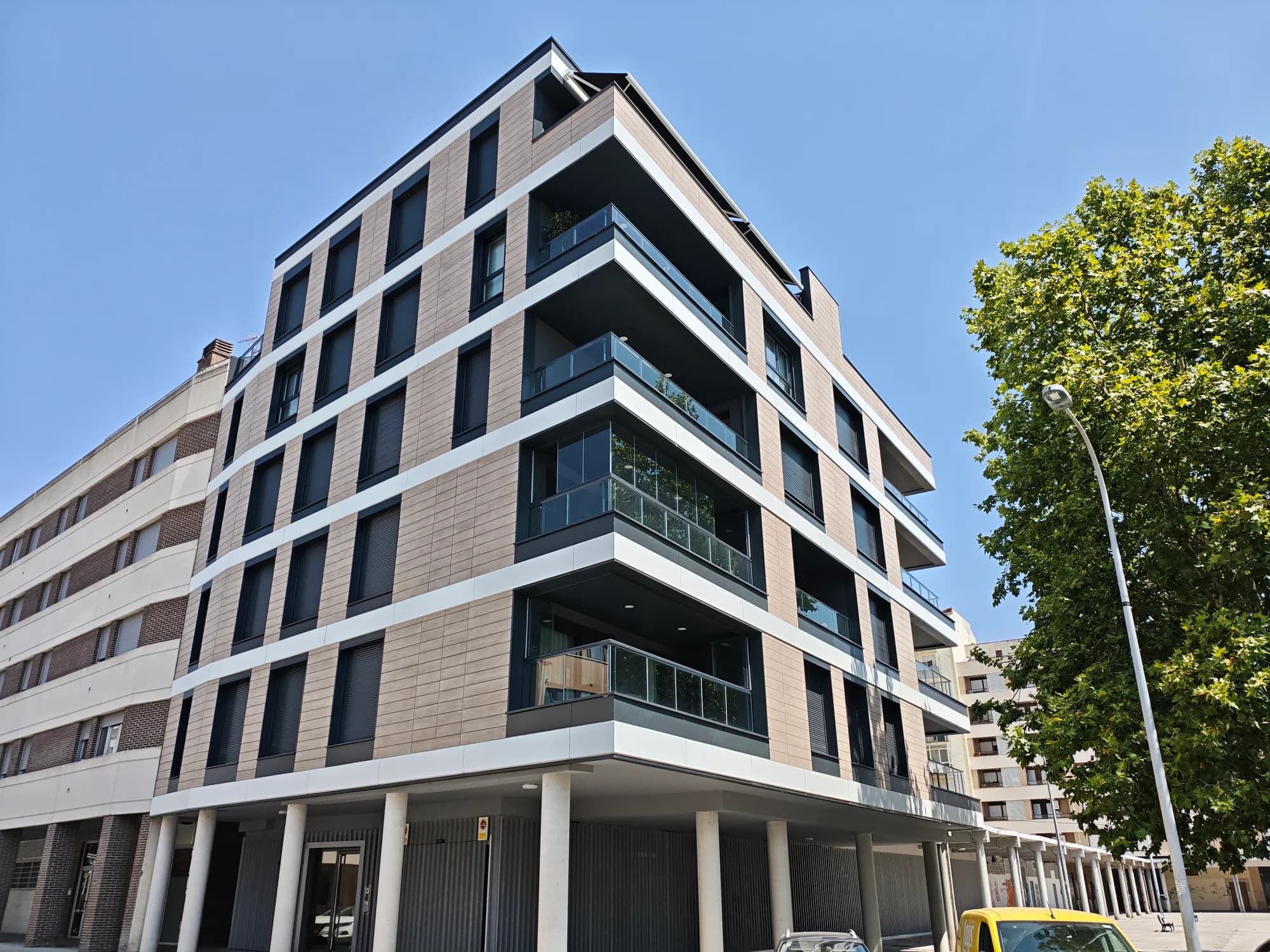 Proyecto de fachada ventilada en Navarra 41