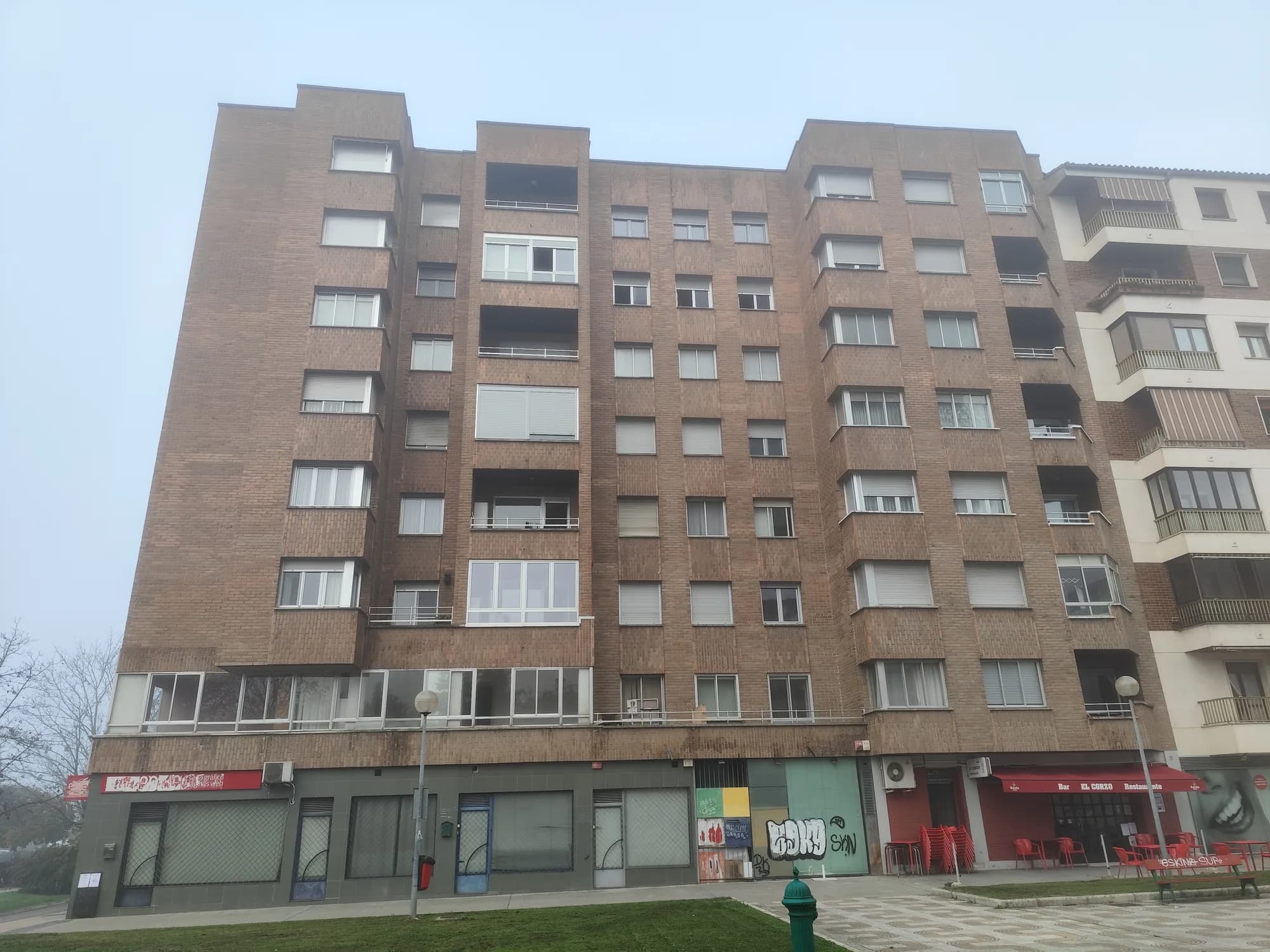 Antes — Transformación del edificio